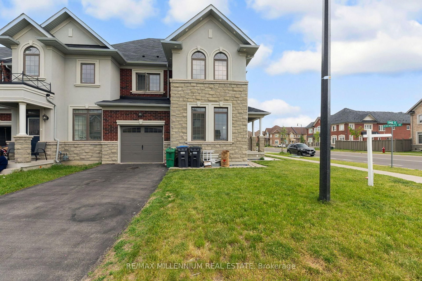 366 Remembrance Road • Brampton, ON photo 2