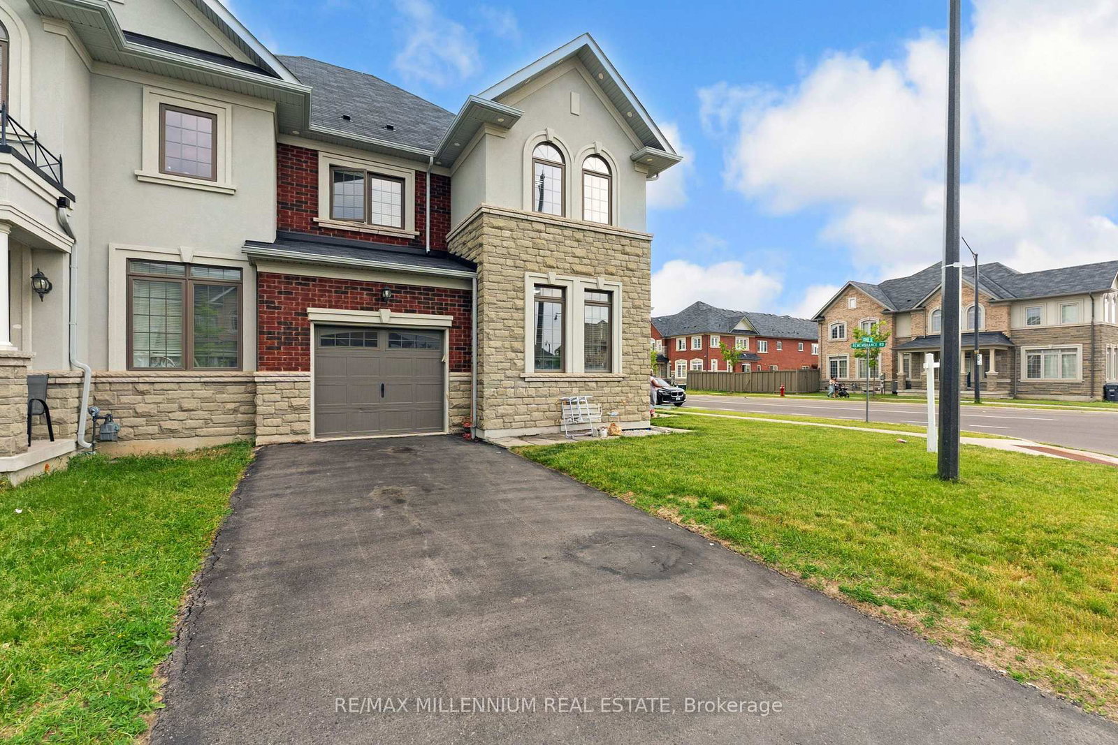 366 Remembrance Road • Brampton, ON photo 3