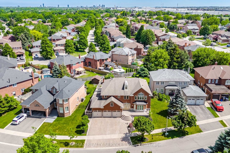 home for sale on 36 Shadywood Road
