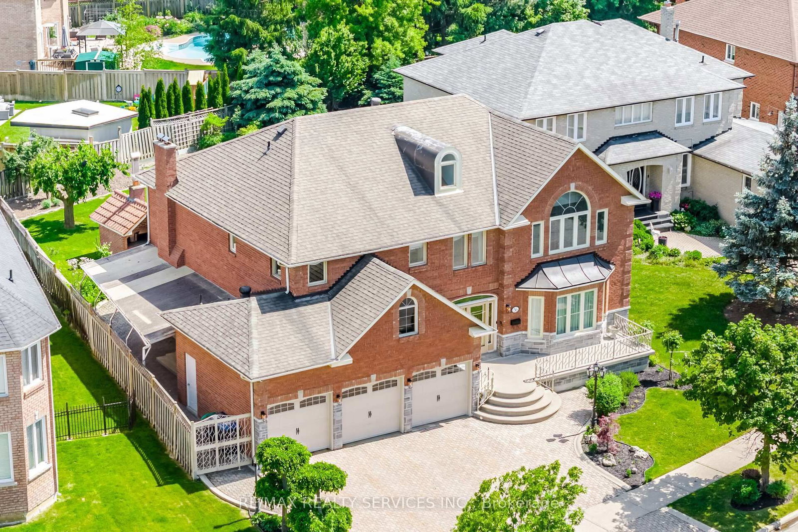 36 Shadywood Road • Brampton, ON photo 4