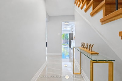 21 Penguin Lane • Brampton, ON photo 6