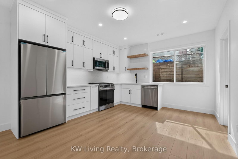 Garden Suite - 484 Westmount Avenue