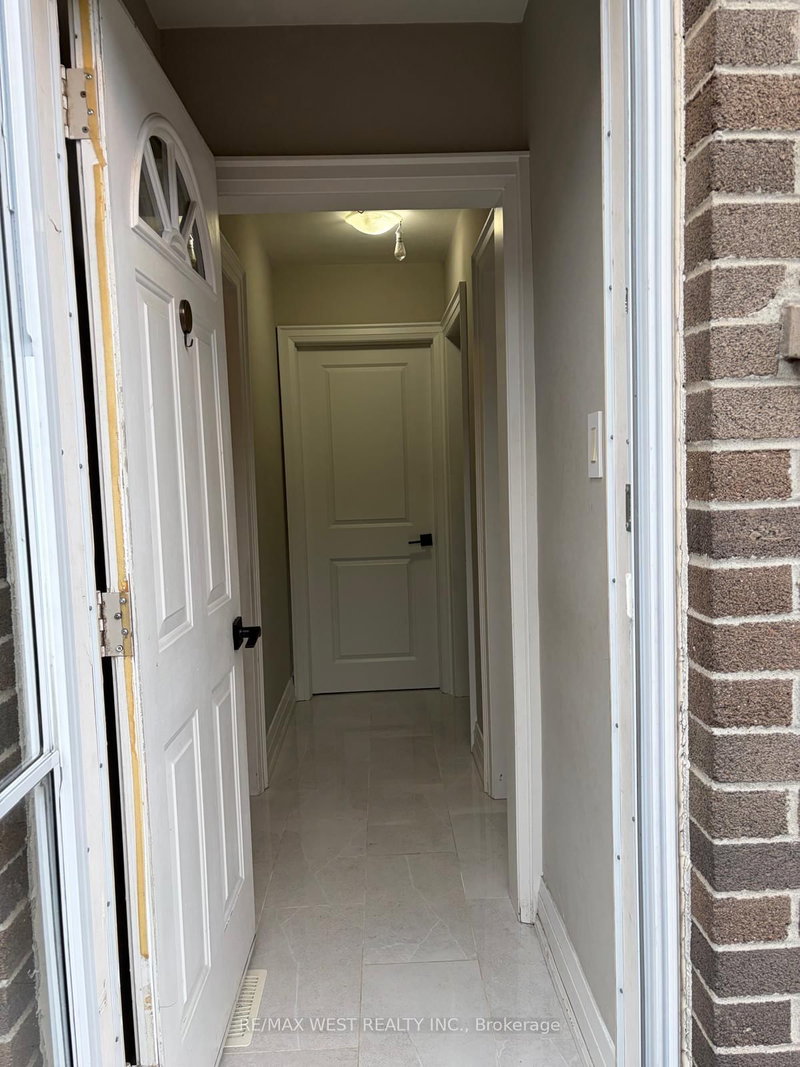 Basement - 97 Elnathan Crescent