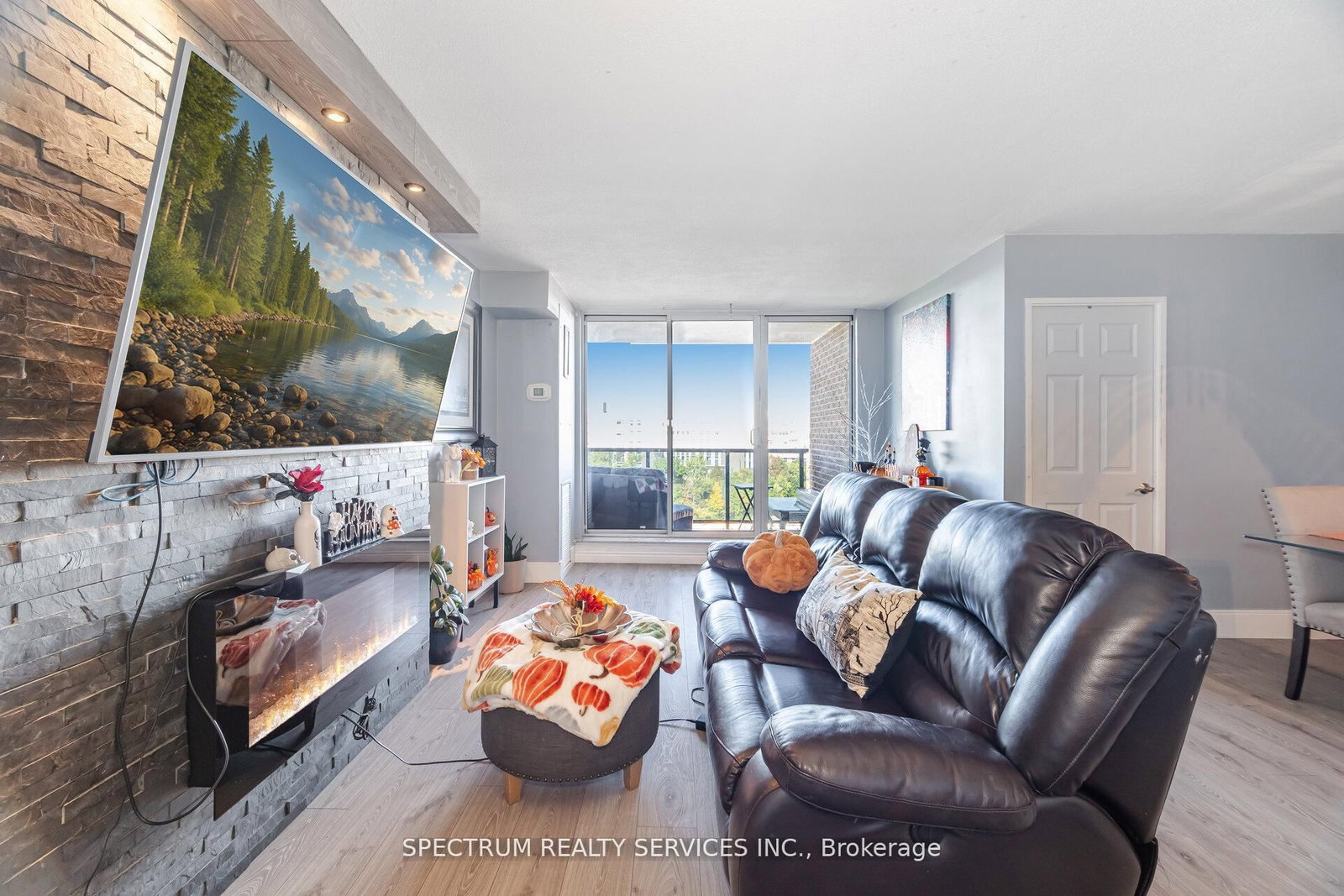 85 Emmett Avenue • Toronto, ON photo 19
