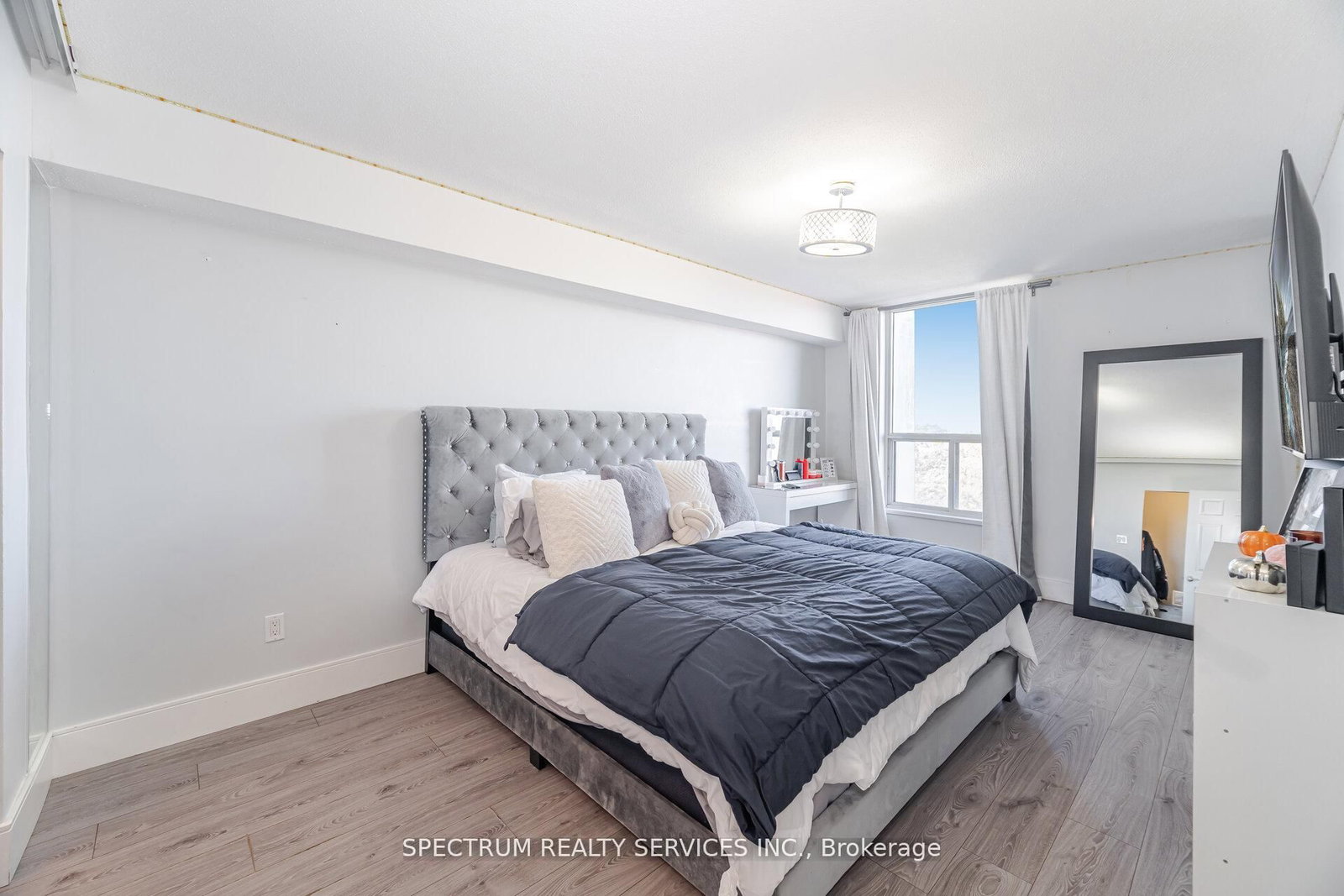 85 Emmett Avenue • Toronto, ON photo 23