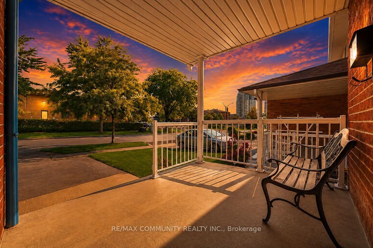 4066 Bishopstoke Lane • Mississauga, ON photo 2
