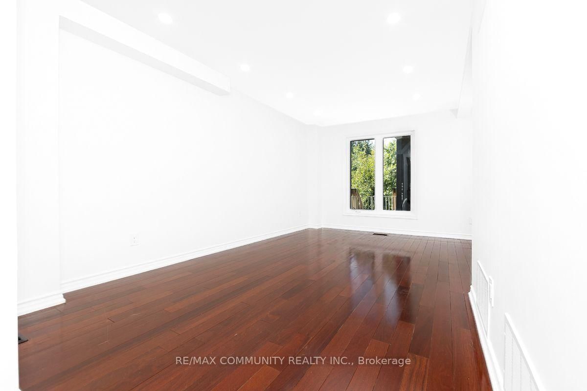 4066 Bishopstoke Lane • Mississauga, ON photo 4