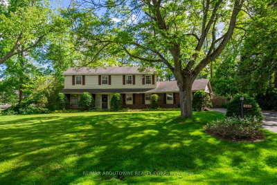 142 Abbey Court • Oakville, ON photo 2