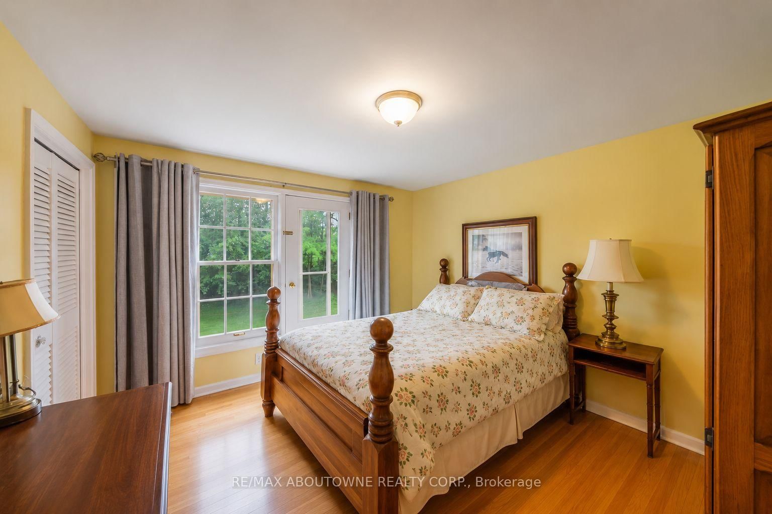 142 Abbey Court • Oakville, ON photo 43
