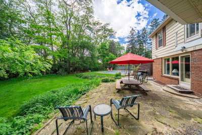 142 Abbey Court • Oakville, ON photo 6