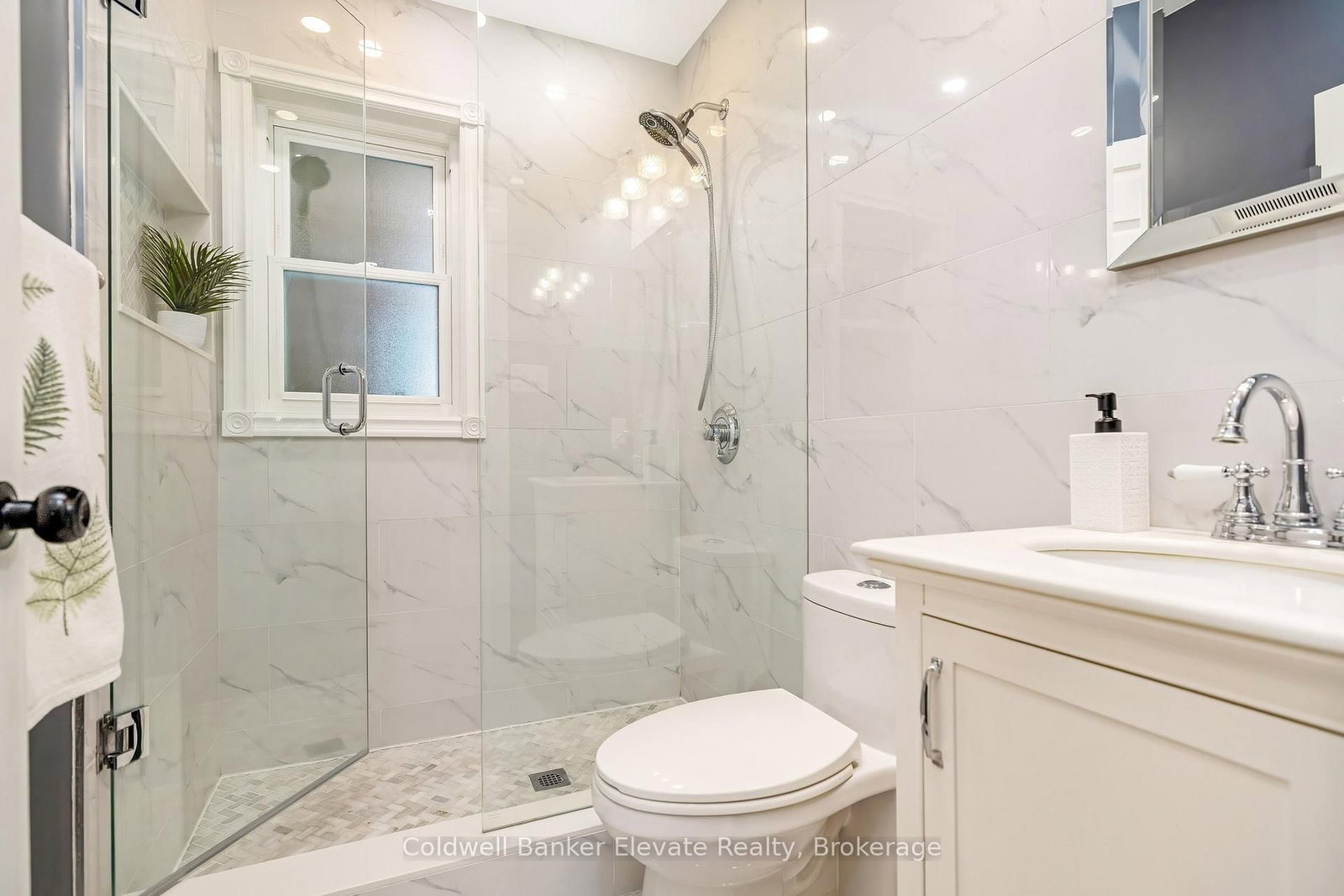 21 Market Street • Halton Hills, ON photo 15