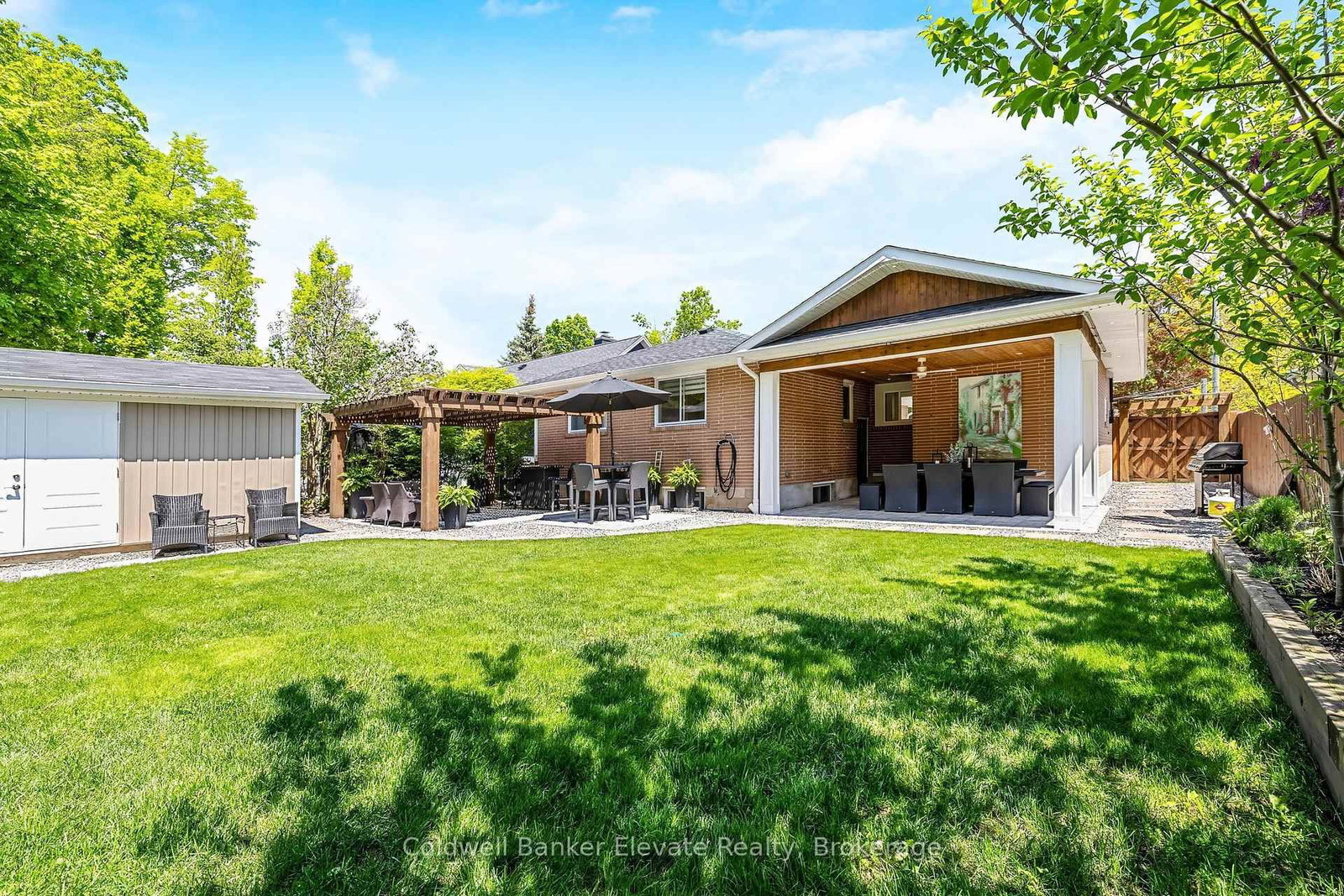 21 Market Street • Halton Hills, ON photo 2