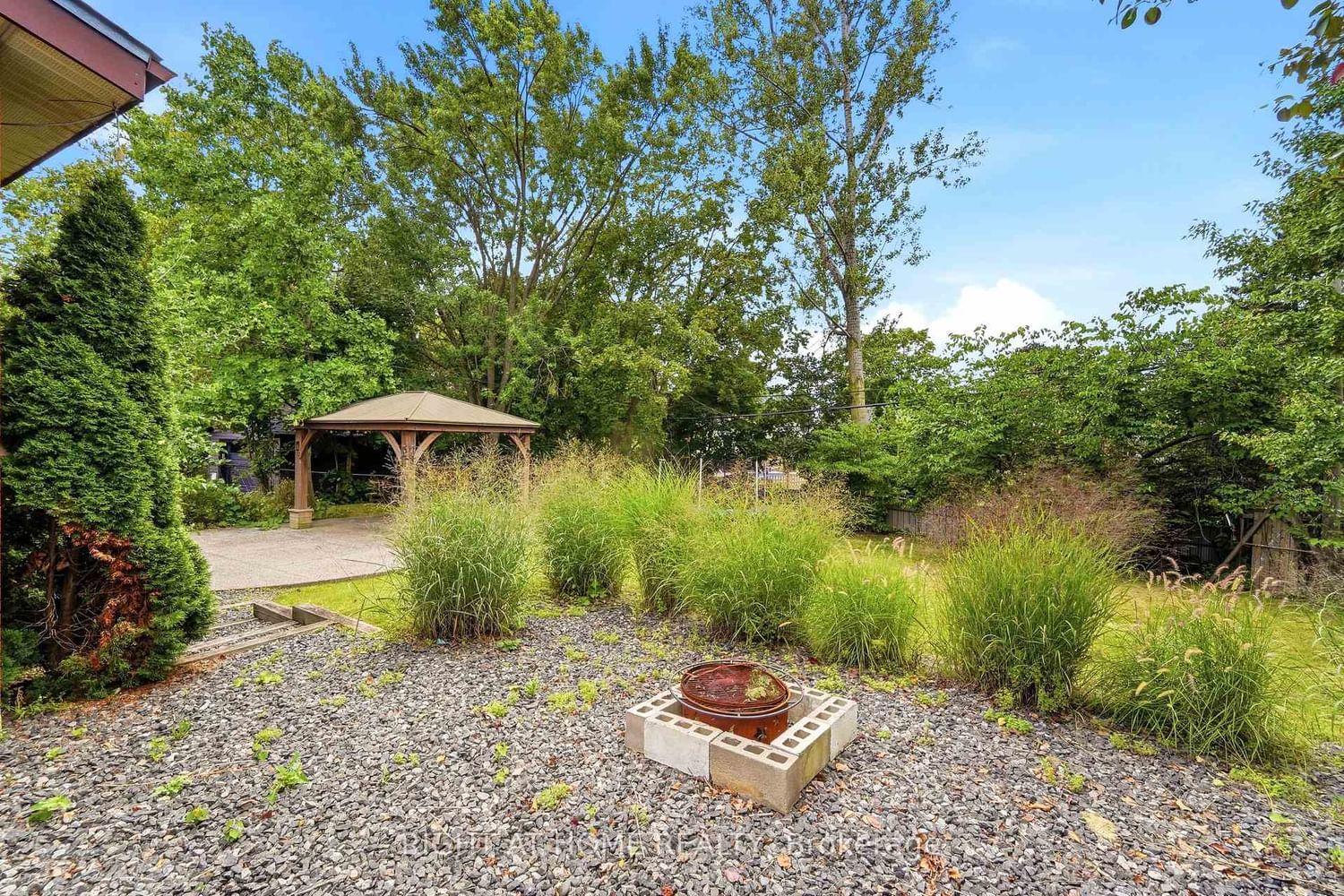 1244 De Quincy Crescent • Burlington, ON photo 35