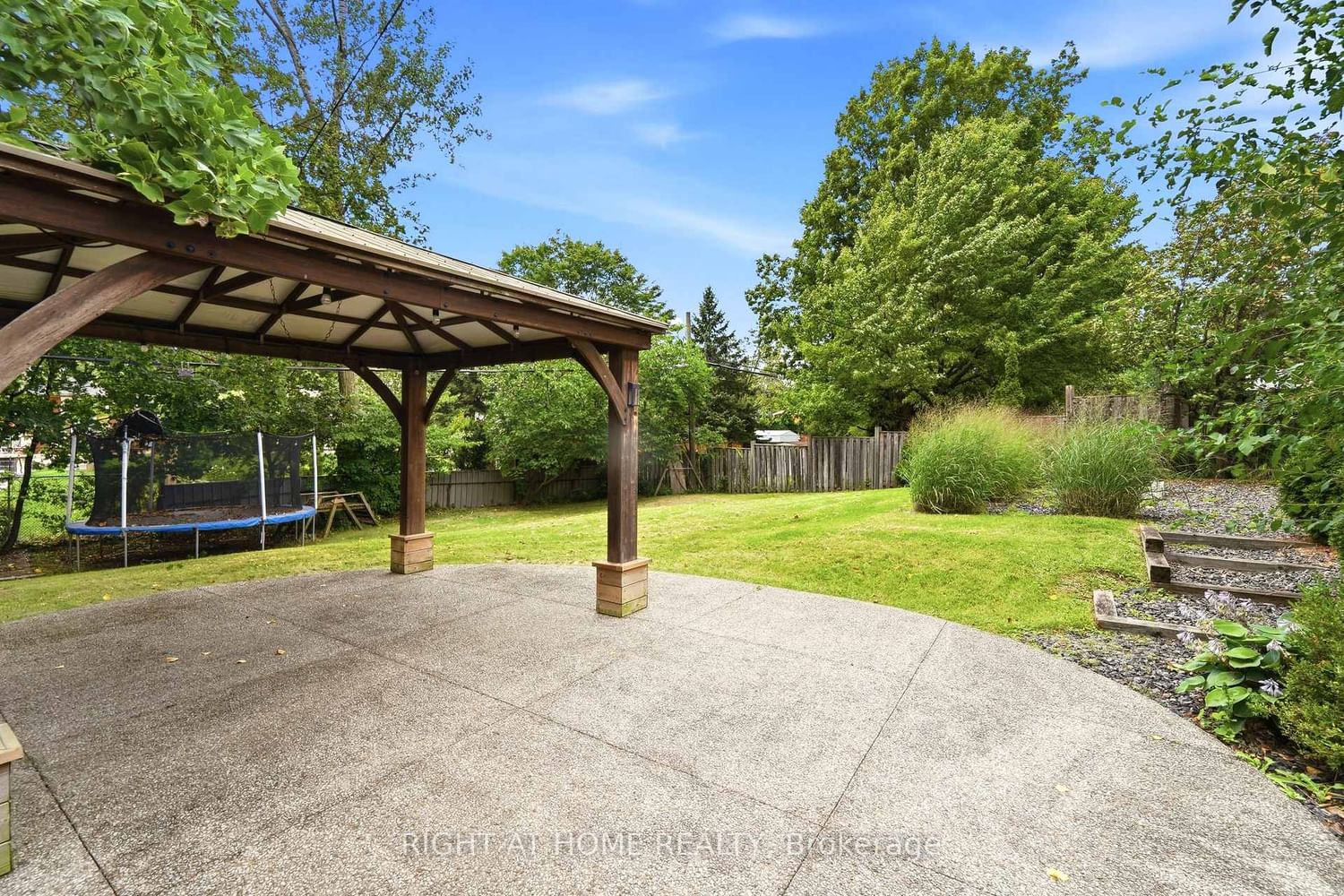 1244 De Quincy Crescent • Burlington, ON photo 36