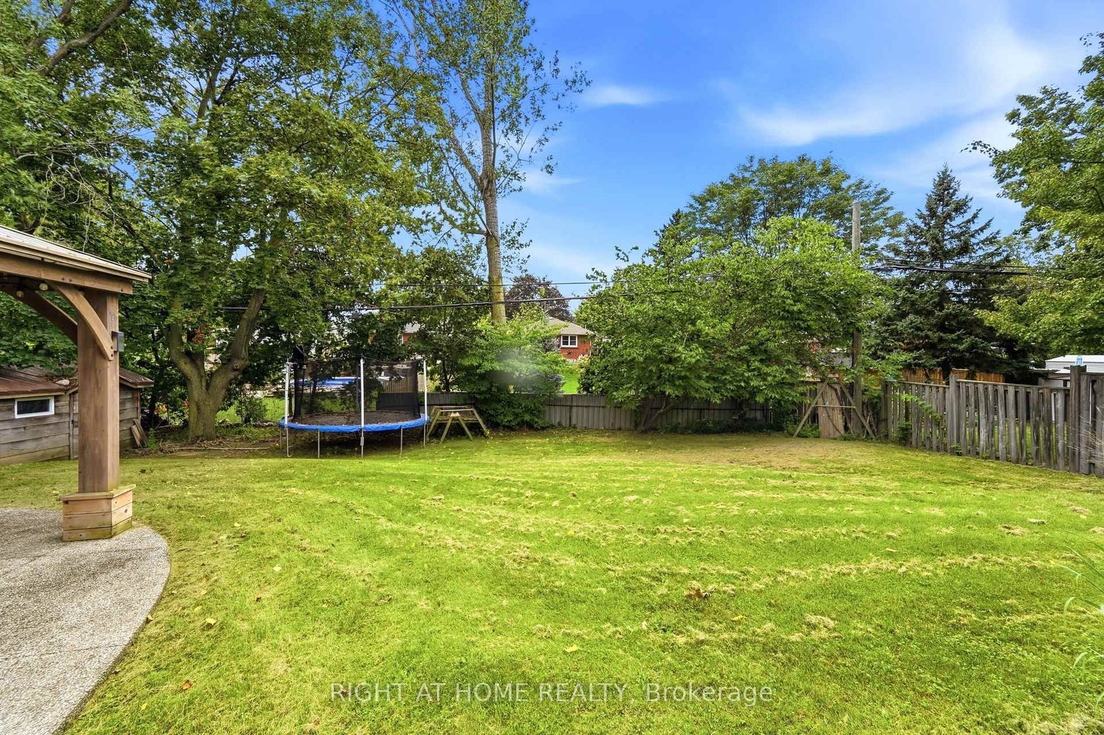 1244 De Quincy Crescent • Burlington, ON photo 37