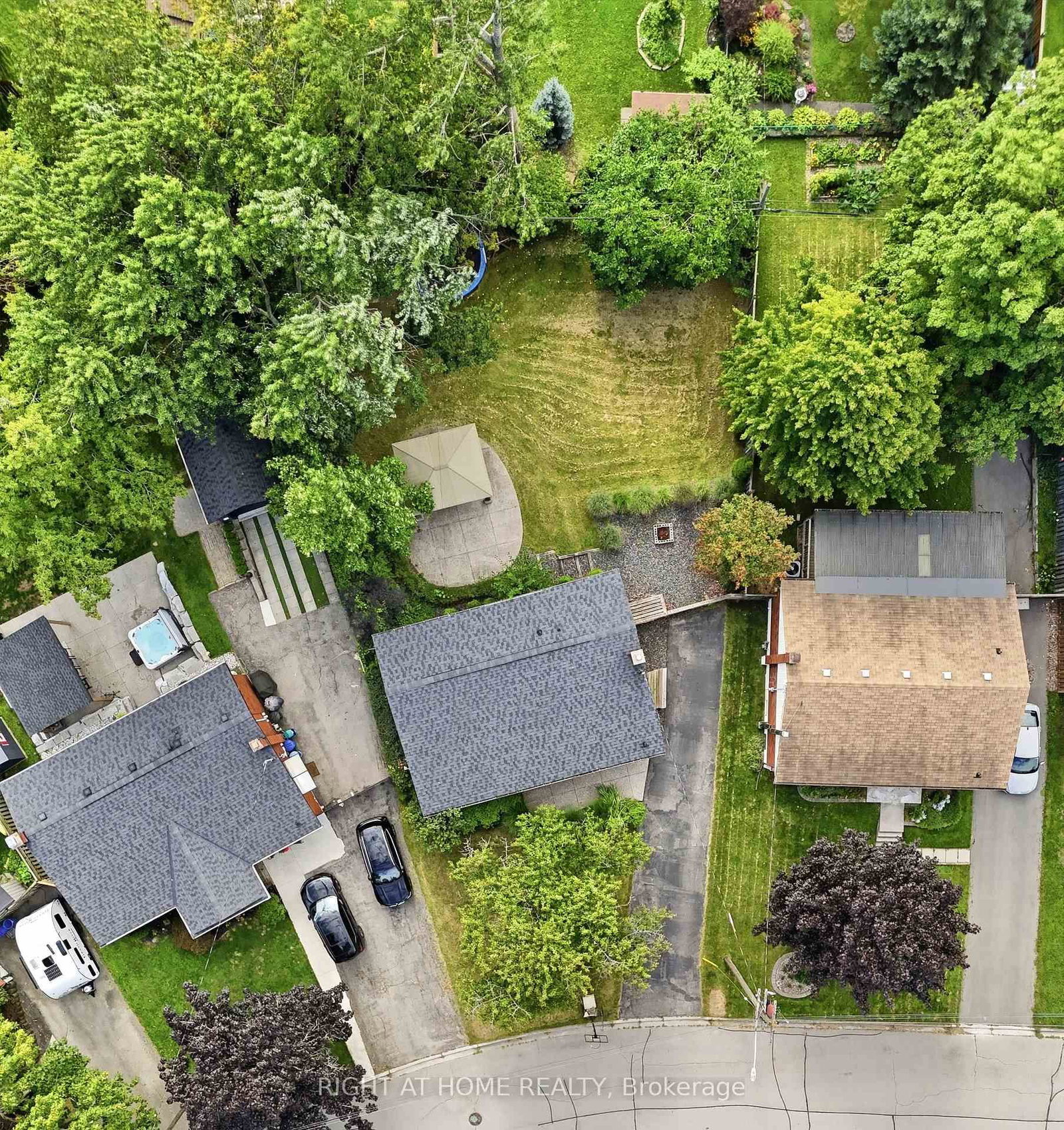 1244 De Quincy Crescent • Burlington, ON photo 41