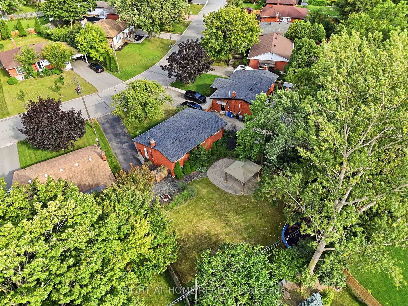 1244 De Quincy Crescent • Burlington, ON photo 42