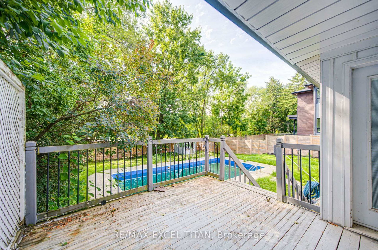 1566 Venetia Drive • Oakville, ON photo 6