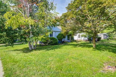 1098 Kent Avenue • Oakville, ON photo 6