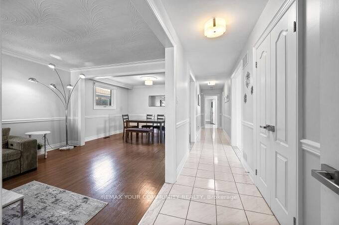 19 Hamer Boulevard • Toronto, ON photo 6