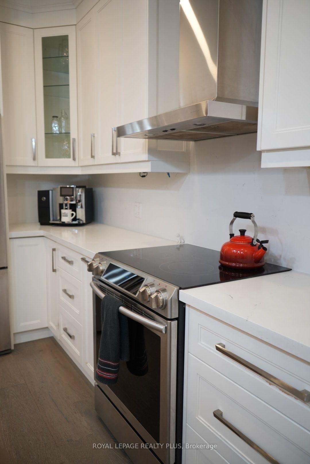 2410 Woodward Avenue • #10 • Burlington, ON photo 11