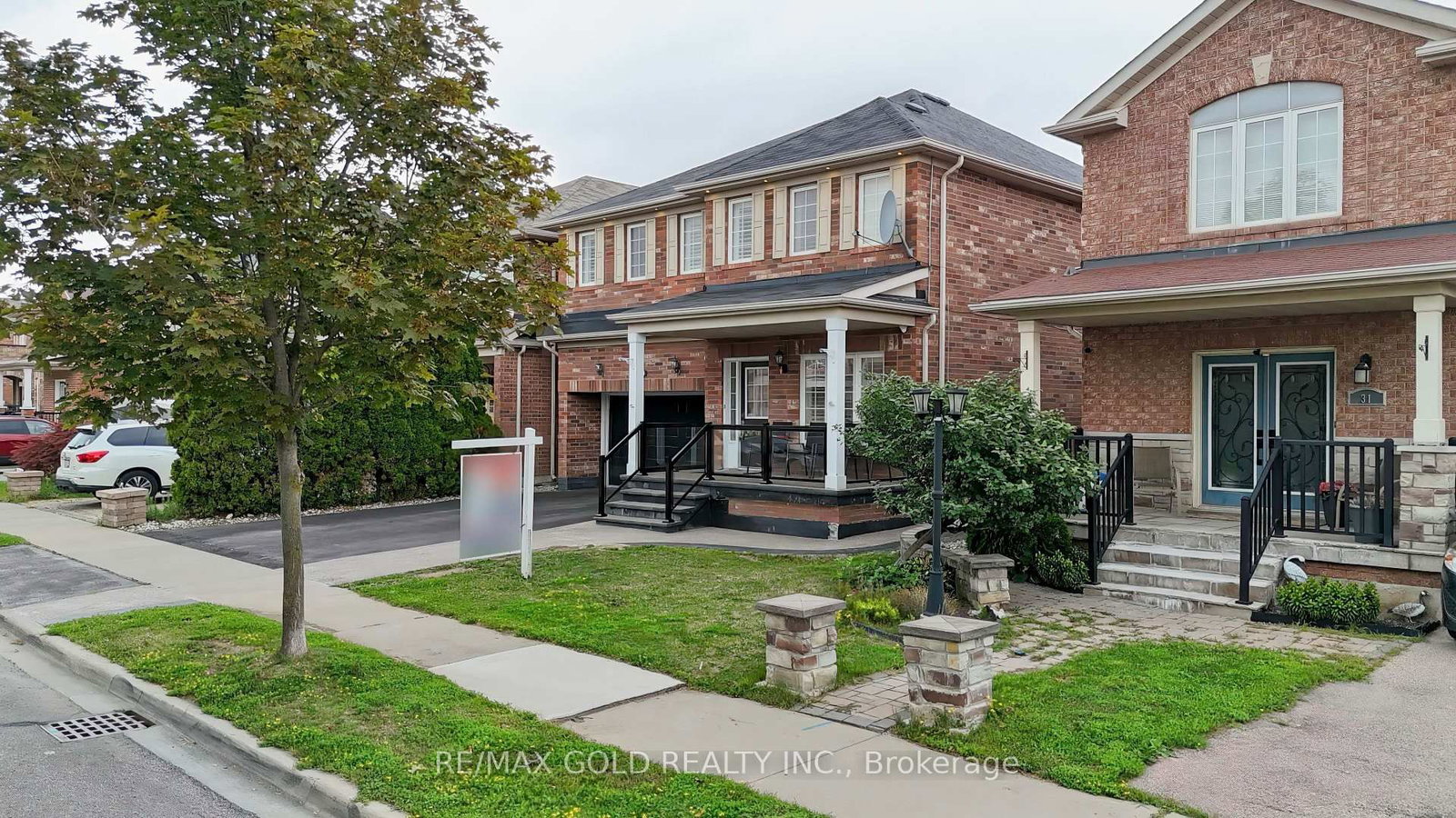 29 Abbotsbury Drive • Brampton, ON photo 4