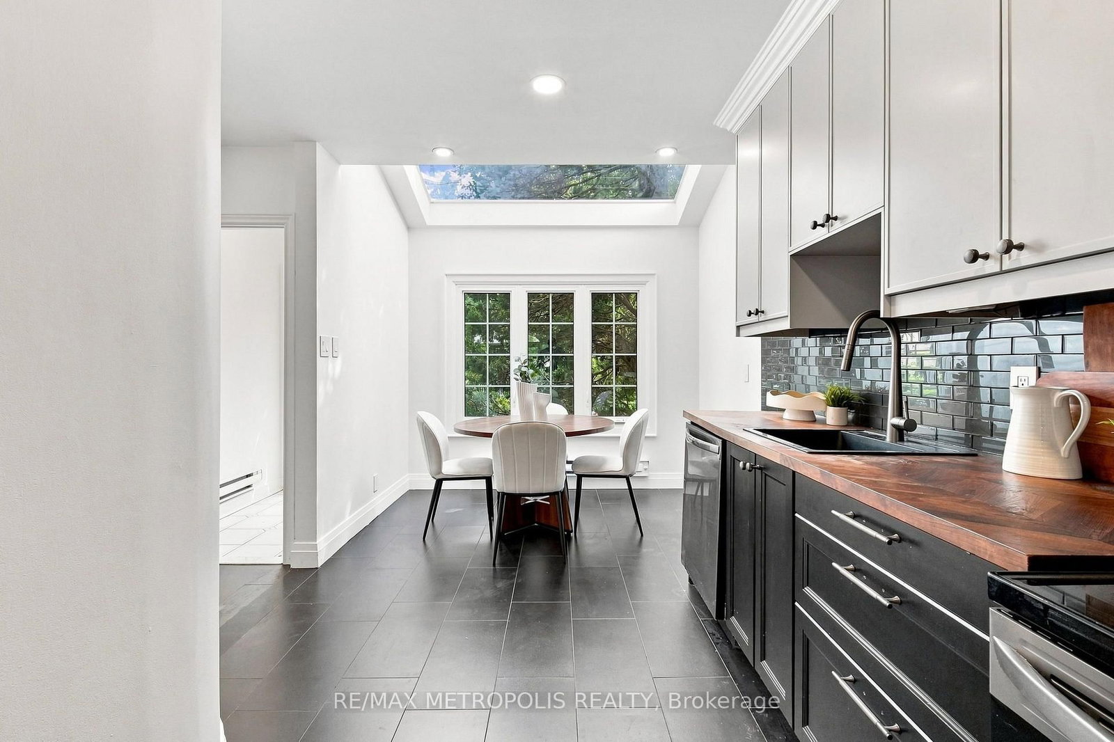 24 Marion Street • Toronto, ON photo 14