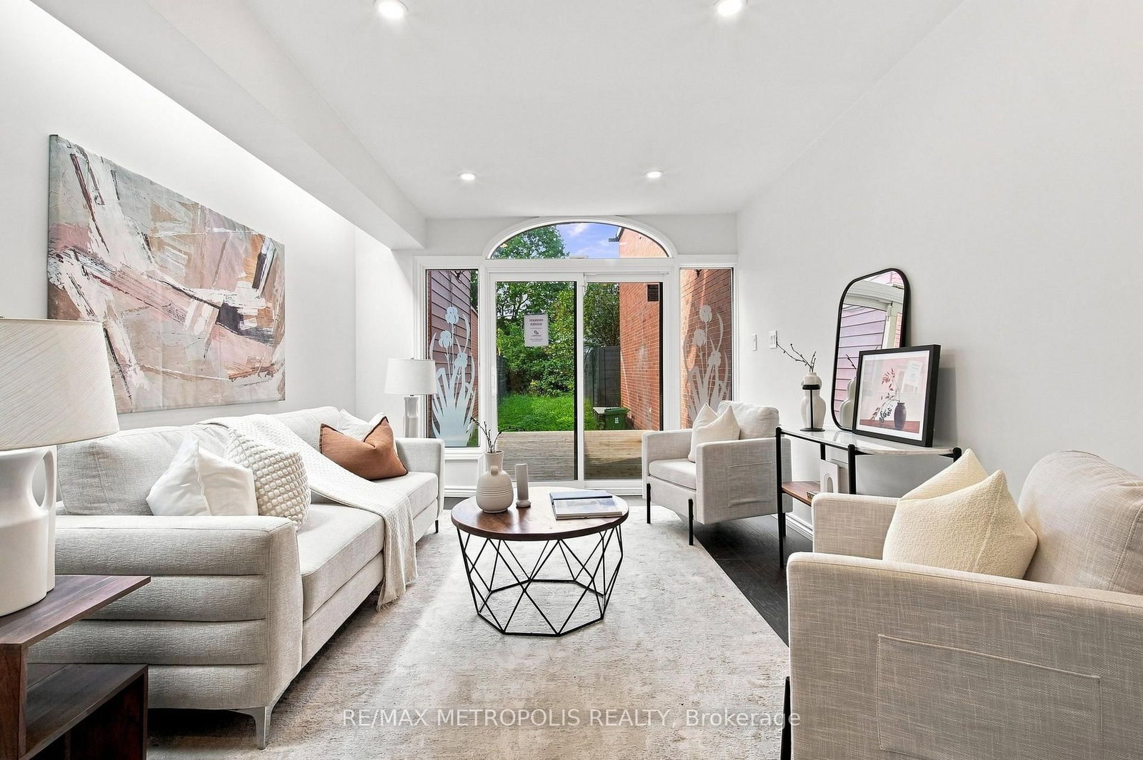 24 Marion Street • Toronto, ON photo 17