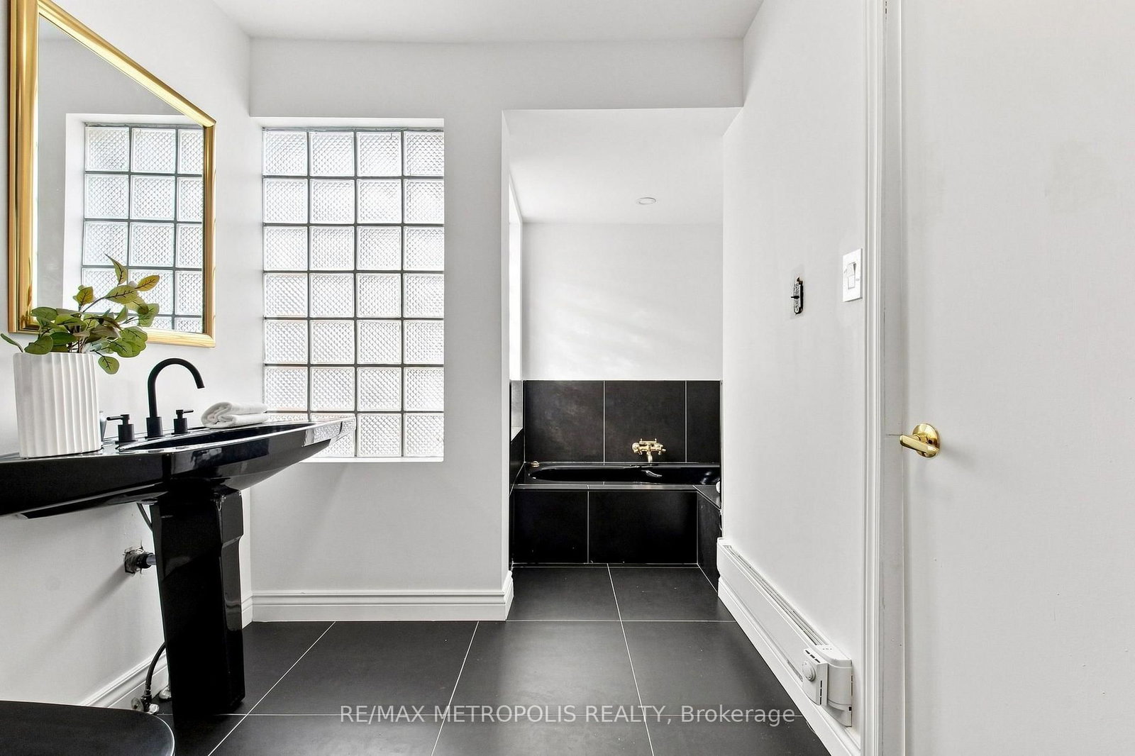24 Marion Street • Toronto, ON photo 28