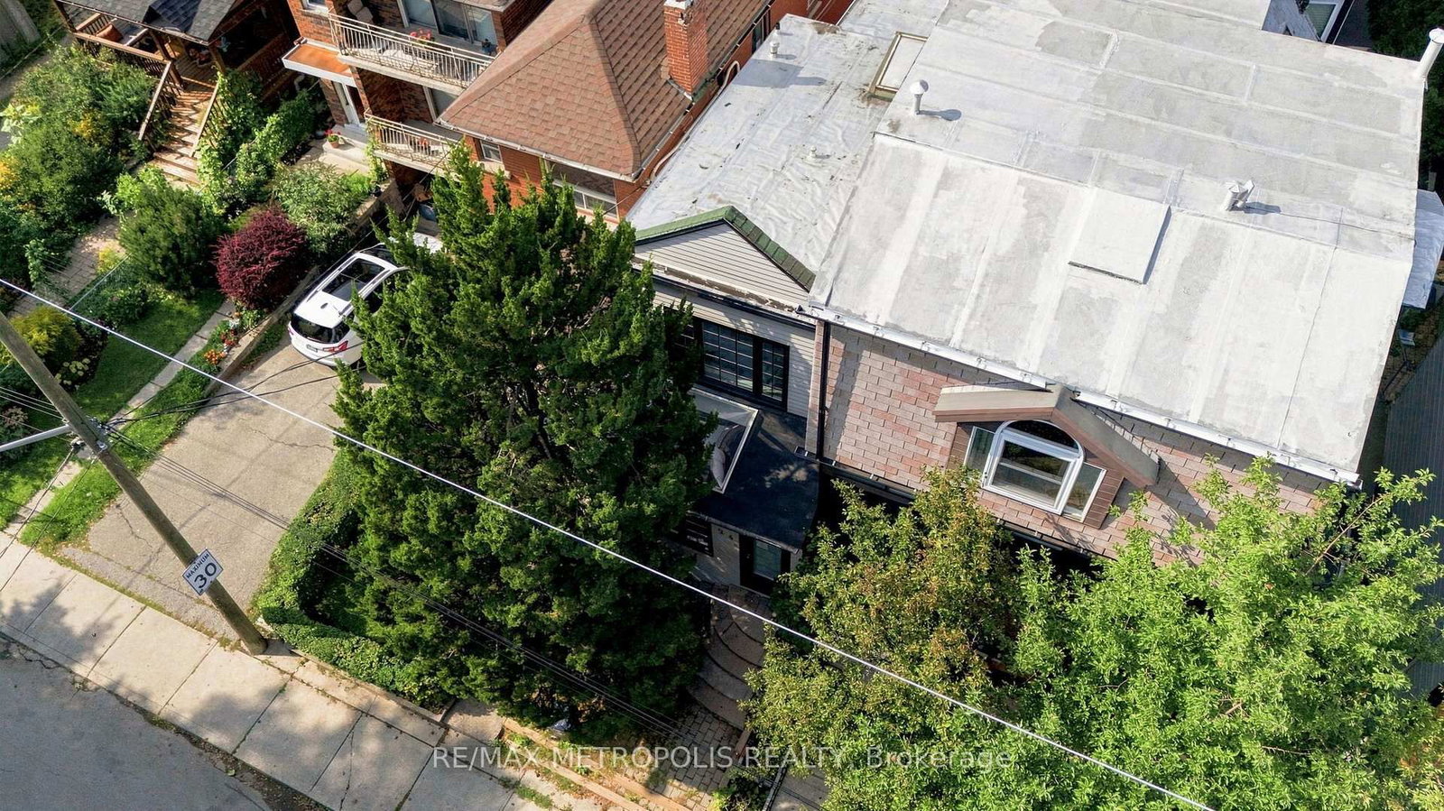24 Marion Street • Toronto, ON photo 5