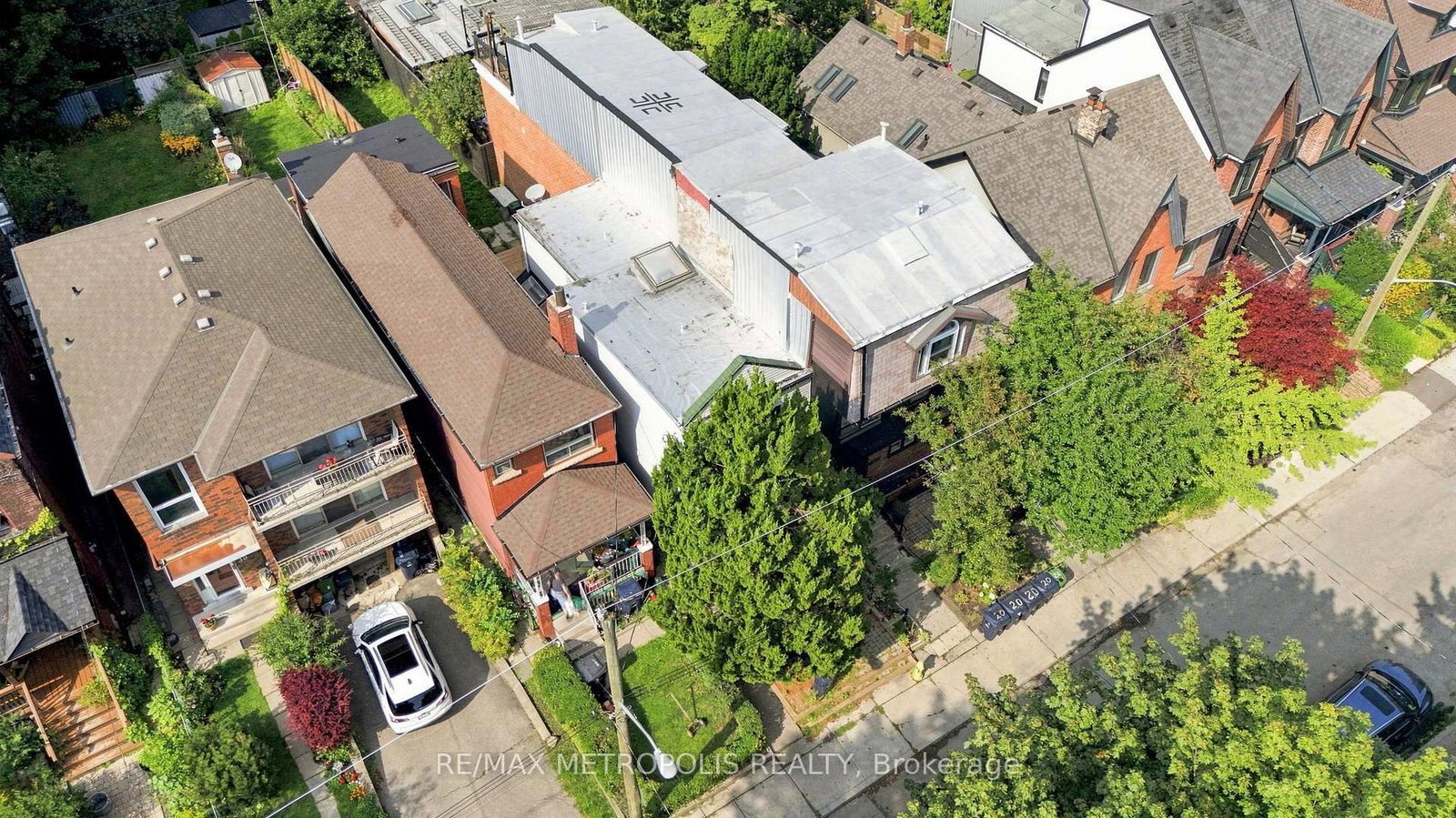 24 Marion Street • Toronto, ON photo 6