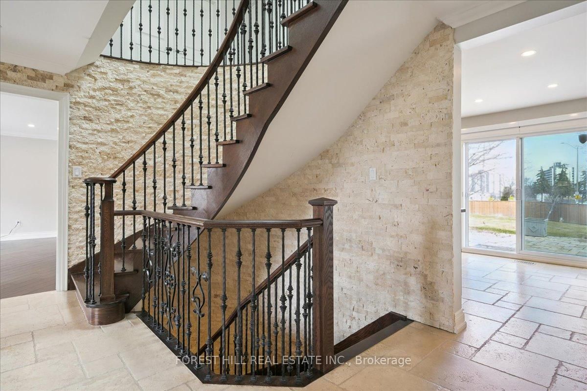 2579 Kenna Court • Mississauga, ON photo 13