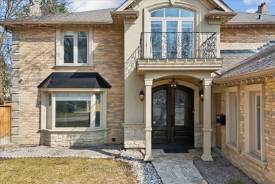 2579 Kenna Court • Mississauga, ON photo 3