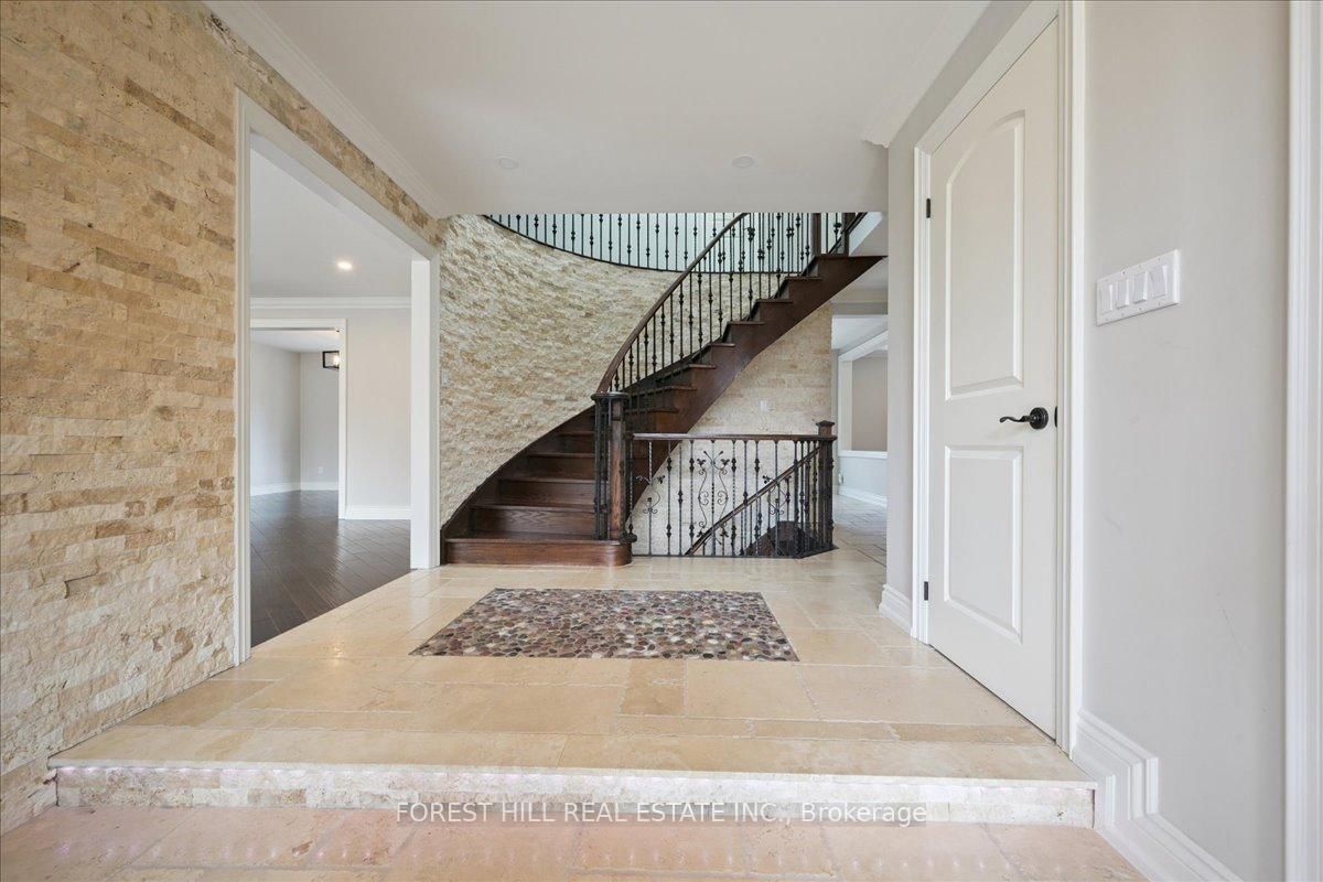 2579 Kenna Court • Mississauga, ON photo 4