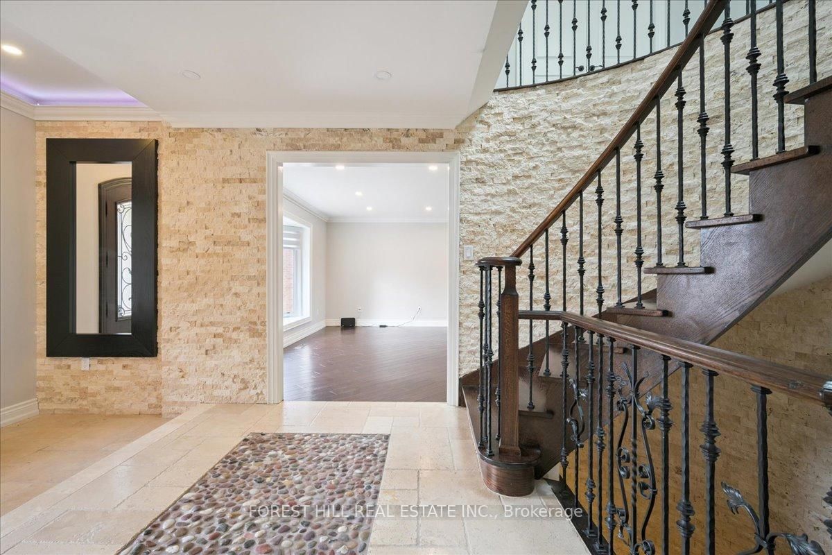 2579 Kenna Court • Mississauga, ON photo 6