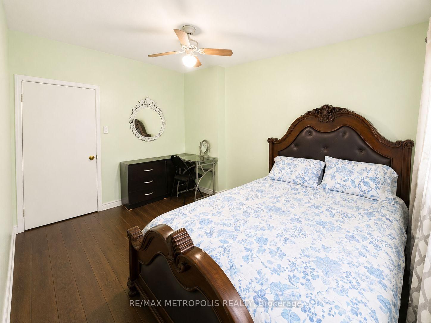24 Enclave Mews • Toronto, ON photo 10