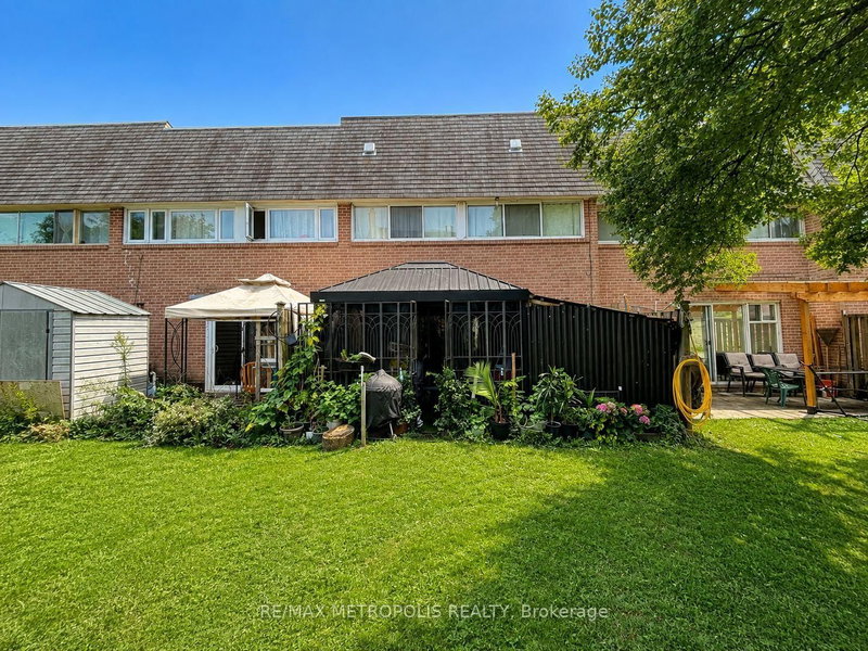 24 Enclave Mews