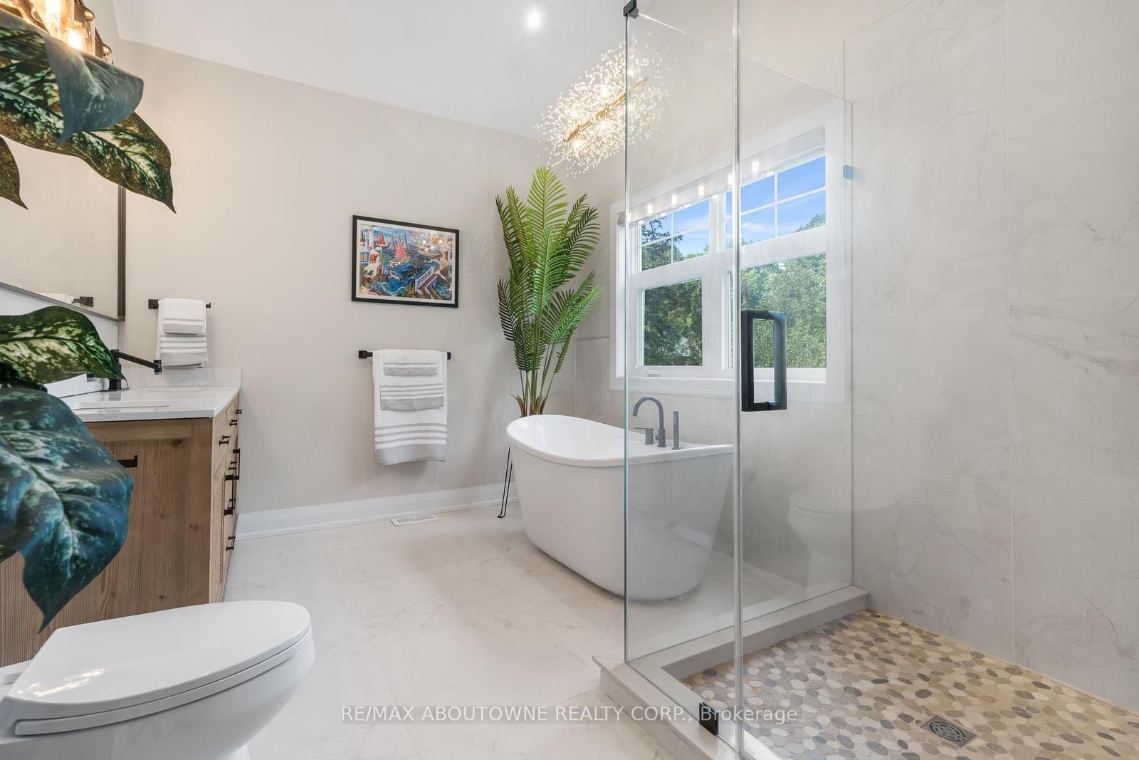293 North Shore Boulevard E • Burlington, ON photo 30