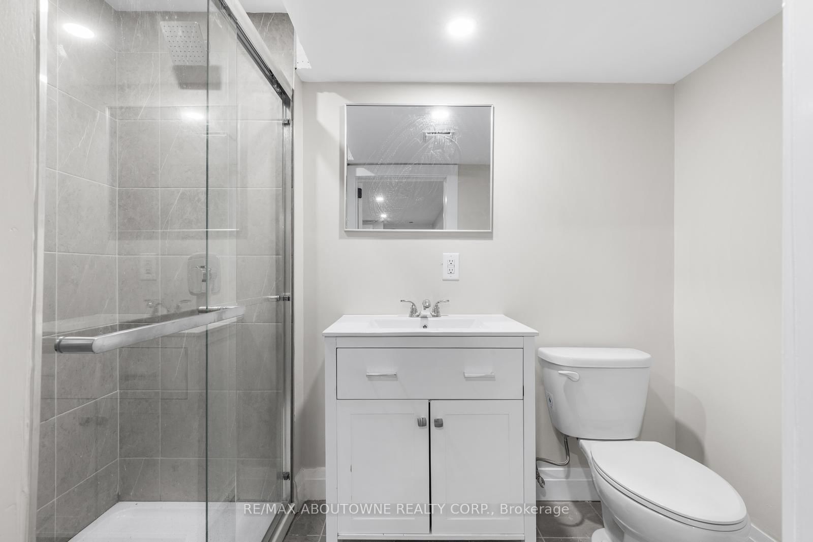 293 North Shore Boulevard E • Burlington, ON photo 34