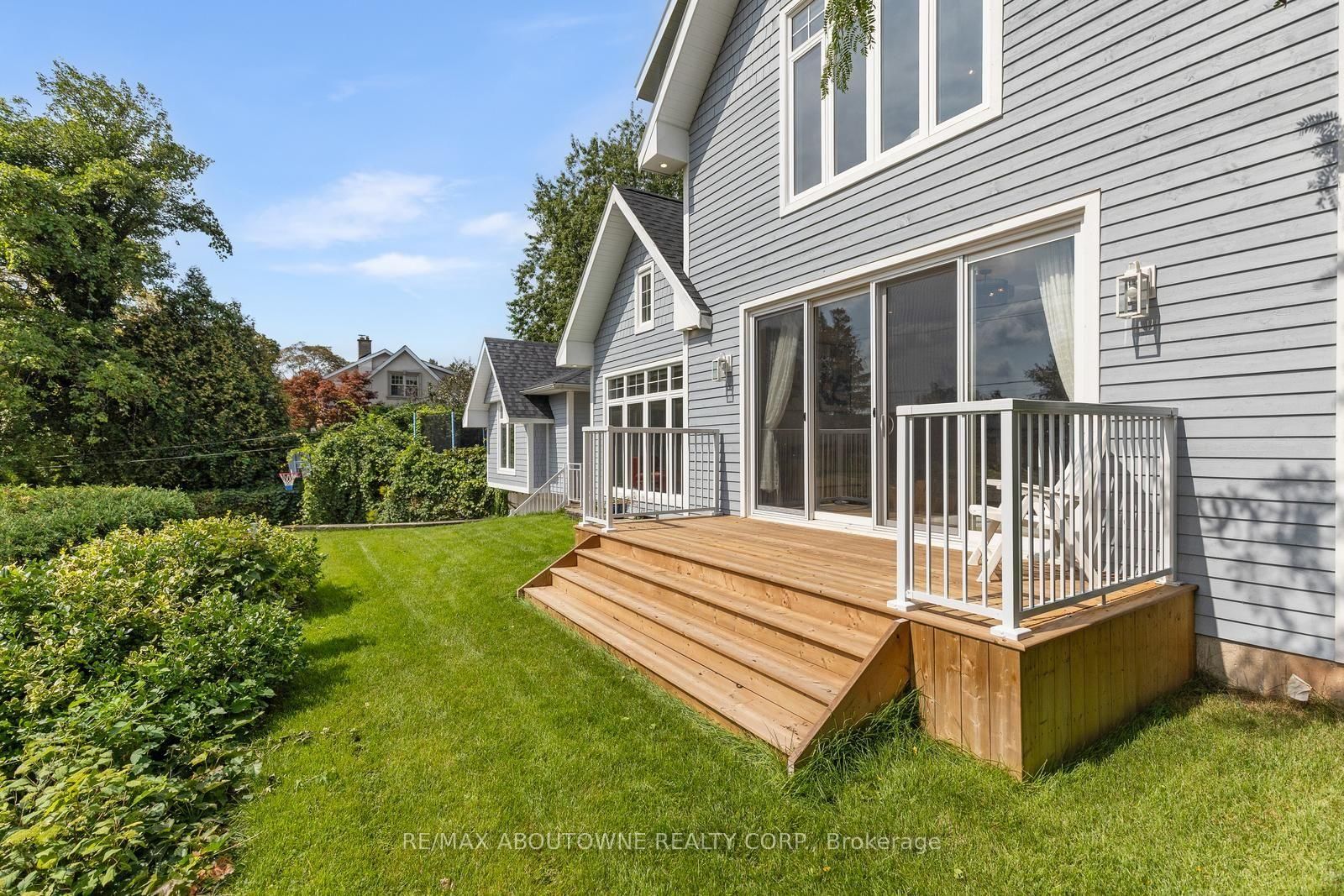293 North Shore Boulevard E • Burlington, ON photo 36