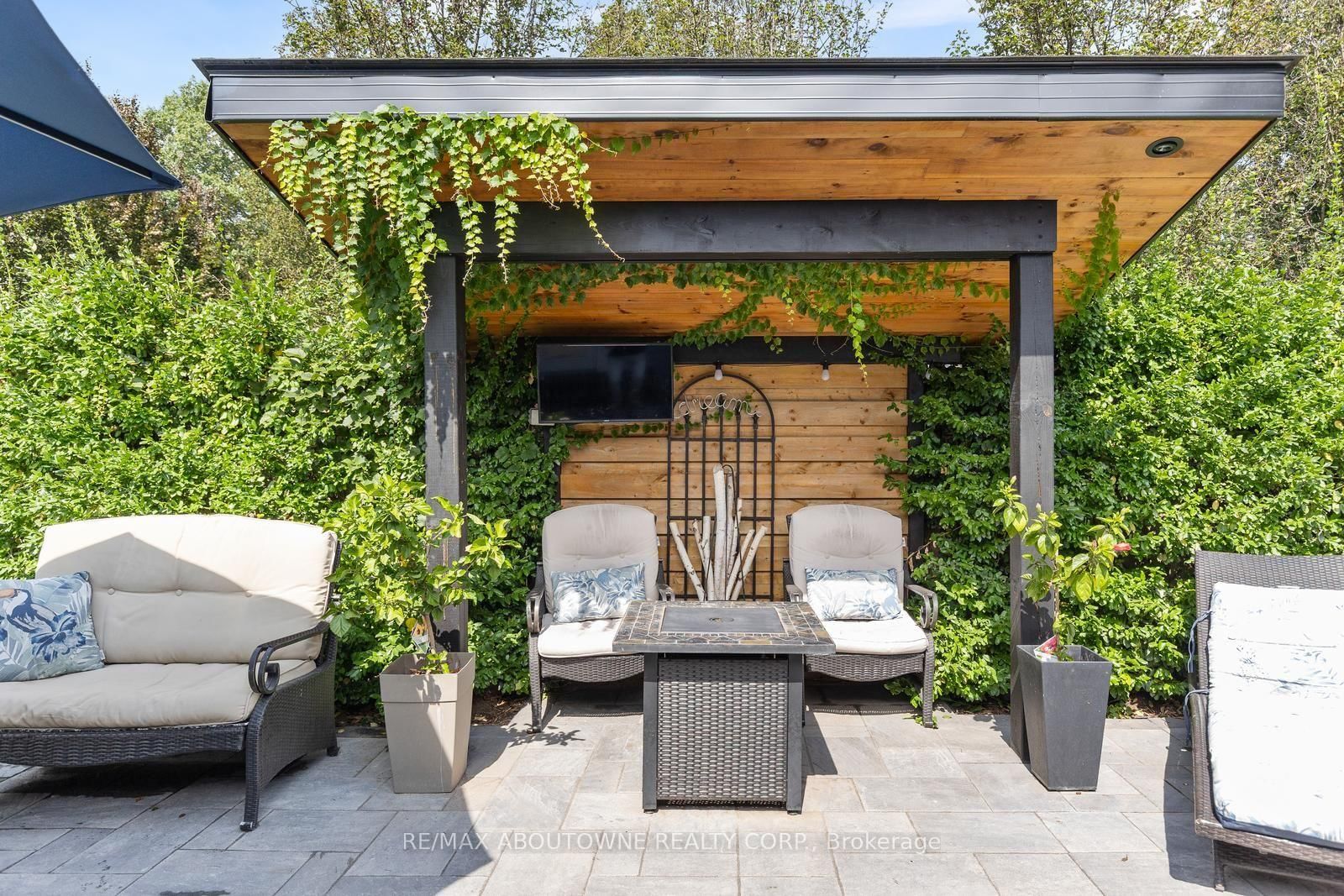 293 North Shore Boulevard E • Burlington, ON photo 38