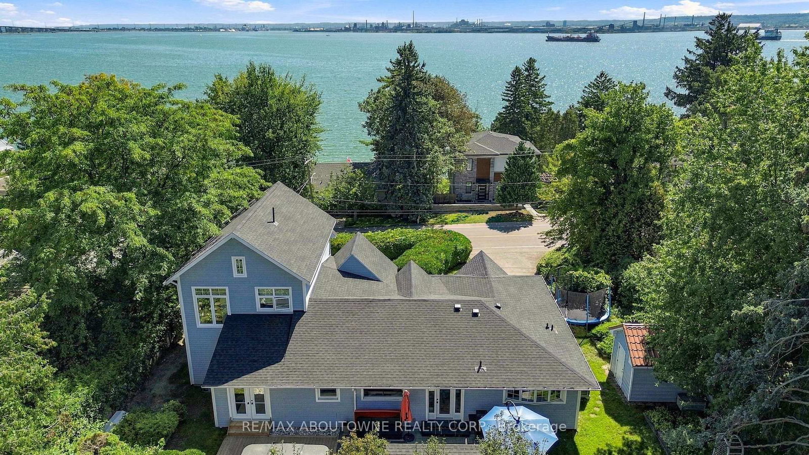 293 North Shore Boulevard E • Burlington, ON photo 50