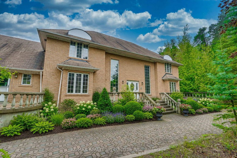 11 Prince Andrew Drive
