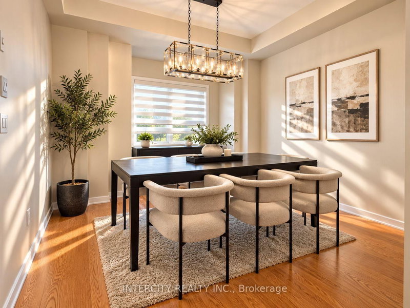 12 Heathrow Lane