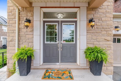 183 Kaitting Trail • Oakville, ON photo 4