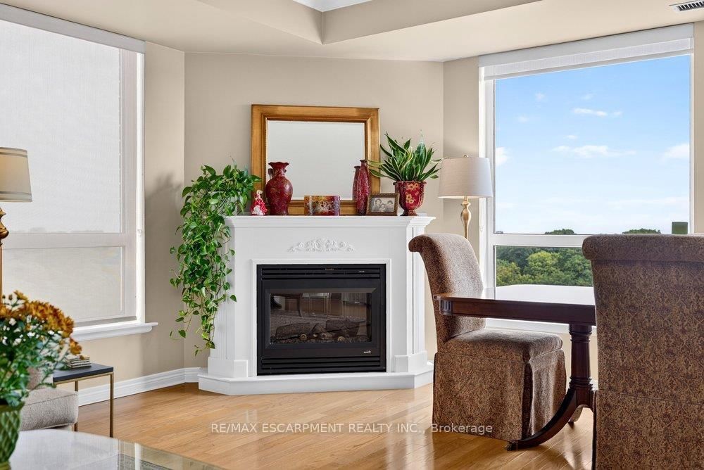 60 OLD MILL Road • #702 • Oakville, ON photo 18