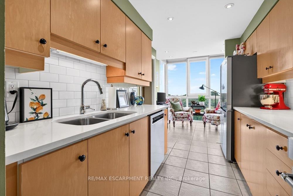 60 OLD MILL Road • #702 • Oakville, ON photo 22