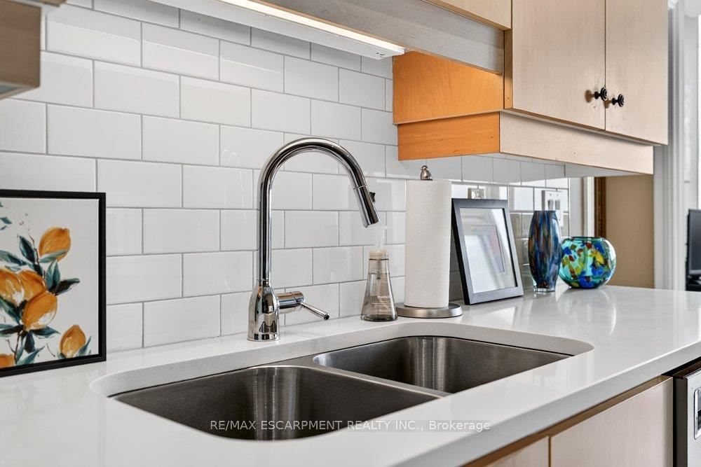 60 OLD MILL Road • #702 • Oakville, ON photo 23