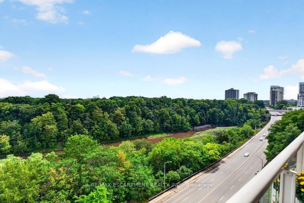 60 OLD MILL Road • #702 • Oakville, ON photo 32