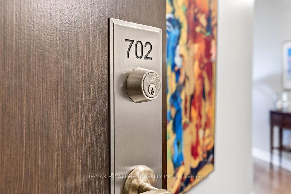60 OLD MILL Road • #702 • Oakville, ON photo 5